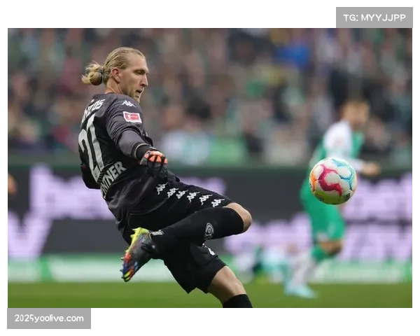 美因茨门将岑特纳:保级战中的定海神针 美因茨门将岑特纳:保级战中的定海神针