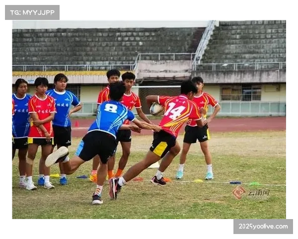 青少年橄榄球选手携作业参赛,赛场边学习展现体教融合 青少年橄榄球选手携作业参赛,赛场边学习展现体教融合