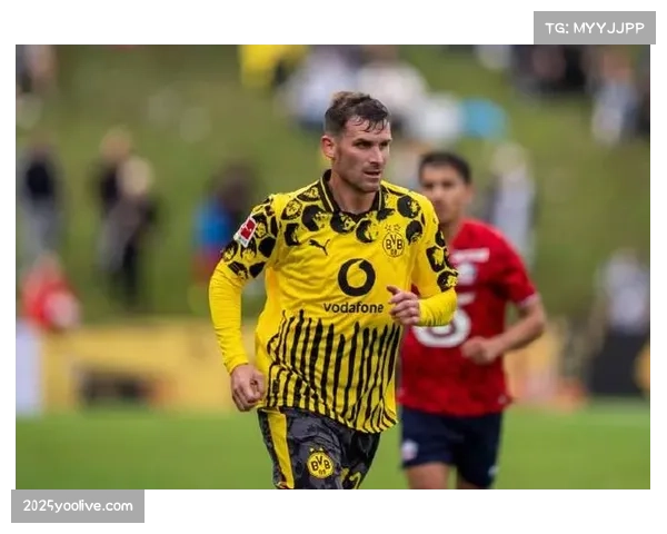 多特蒙德斯文松头球破门，格罗斯传中锁定胜局